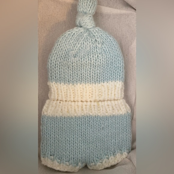 NWT Newborn Rainbow Knit Hat & Diaper Cover Set (0-3M) - Picture 4 of 5